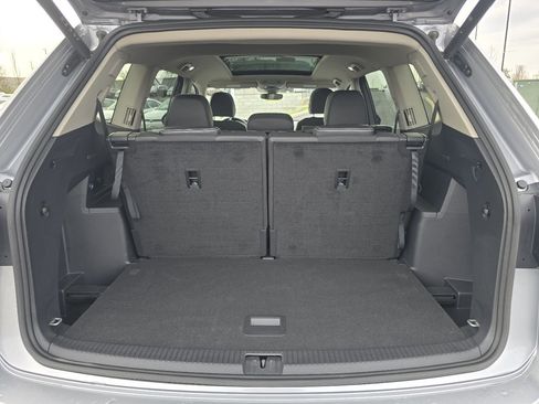 Used 2025 Volkswagen Atlas SEL Premium R-Line image 32