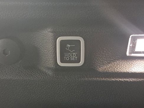 Certified 2023 Jeep Grand Cherokee L Limited image 15