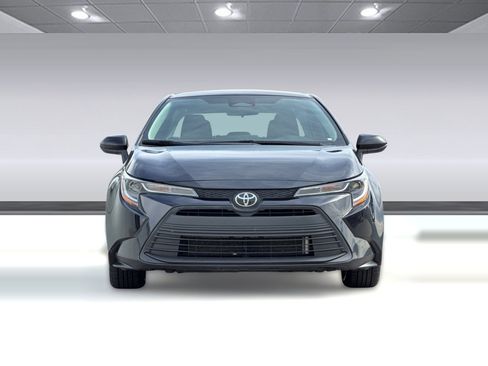 Used 2024 Toyota Corolla LE image 6