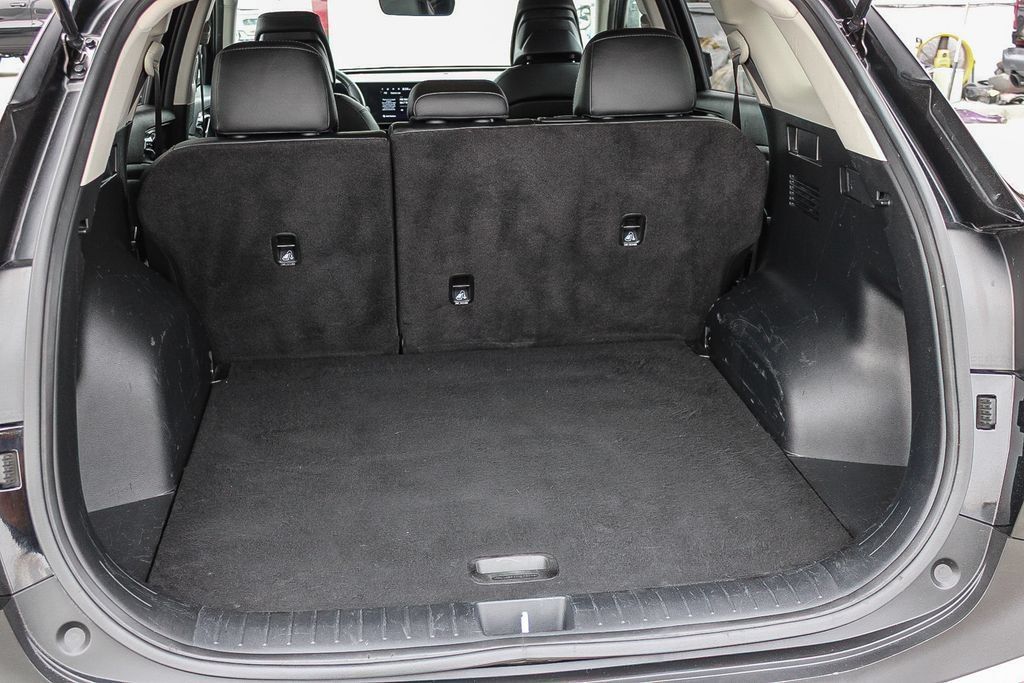 Used 2025 Kia Sportage EX FWD image 26
