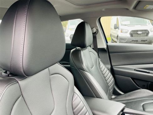 Used 2025 Hyundai Elantra Limited FWD image 21