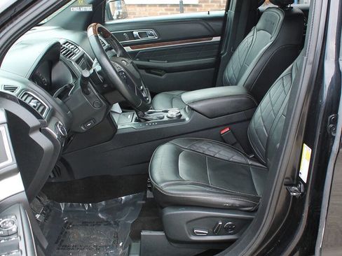 Used 2018 Ford Explorer Platinum AWD/4WD image 15