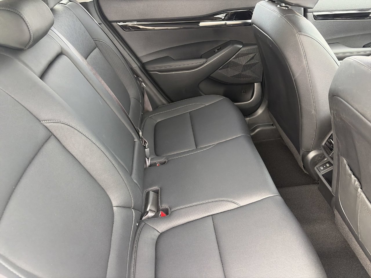 Certified 2026 Kia Seltos SX w/ SX Sunroof Package AWD/4WD image 12