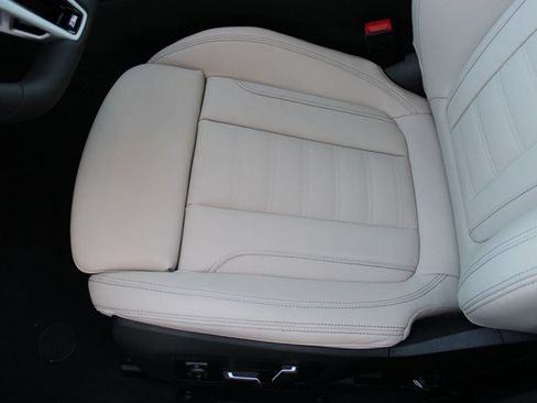 Used 2026 BMW 330i Sedan w/ M Sport Package RWD image 13