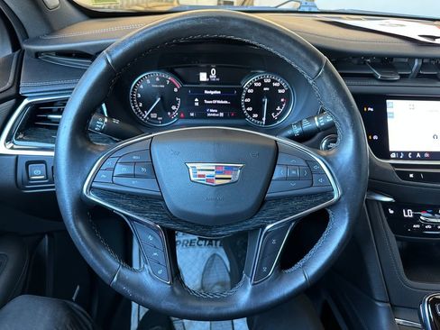 Used 2021 Cadillac XT5 Premium Luxury AWD/4WD image 2