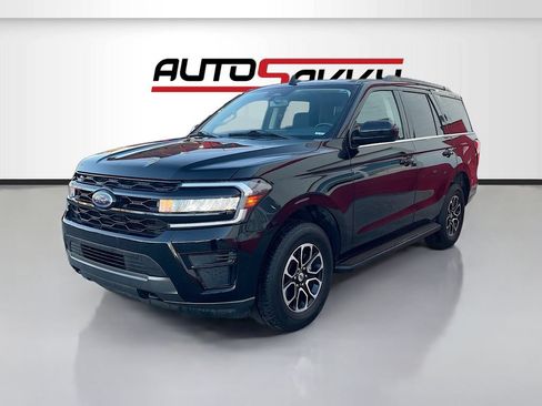 Used 2022 Ford Expedition XLT AWD/4WD image 3