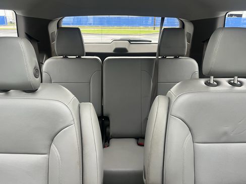 Used 2018 Chevrolet Traverse Premier w/ Driver Confidence II Package FWD image 31