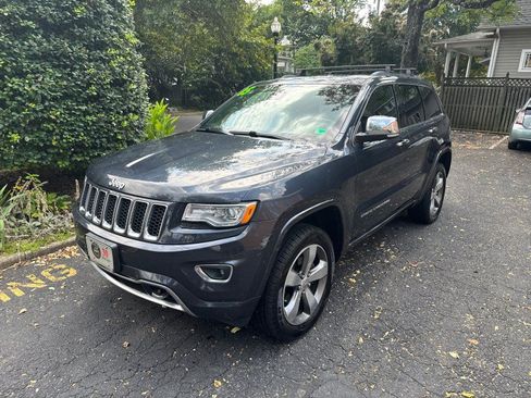 Used 2015 Jeep Grand Cherokee Overland w/ Advanced Technology Group AWD/4WD image 3