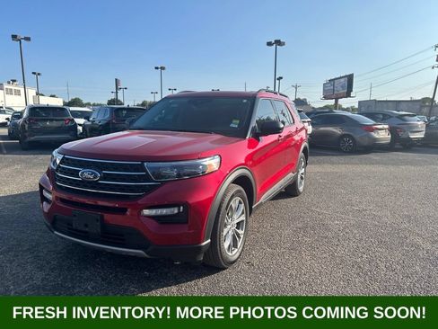 Used 2023 Ford Explorer XLT w/ Equipment Group 202A AWD/4WD image 7