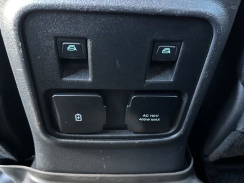 Used 2023 Ford Bronco Wildtrak image 29