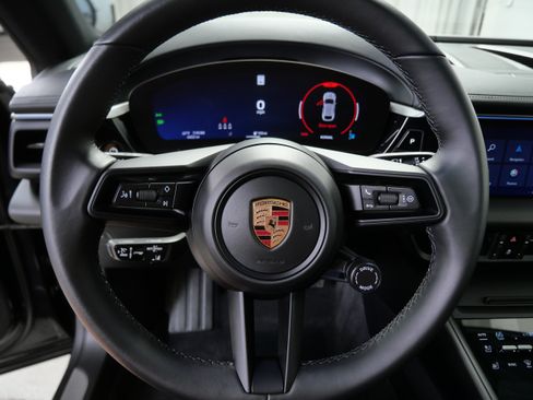 Used 2025 Porsche Macan 4 Electric w/ Premium Package AWD/4WD image 24