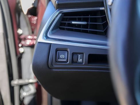 Used 2018 Cadillac XT5 Luxury image 15