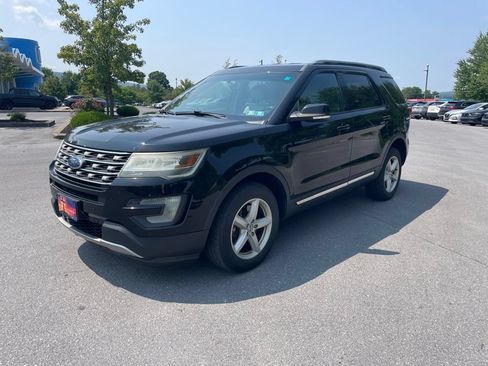 Used 2016 Ford Explorer XLT w/ Equipment Group 202A AWD/4WD image 2