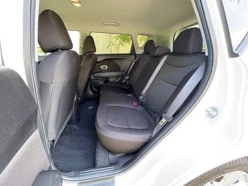 Used 2018 Kia Soul w/ Convenience Package FWD image 14