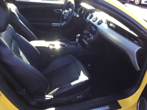 Used 2016 Ford Mustang Premium RWD image 7