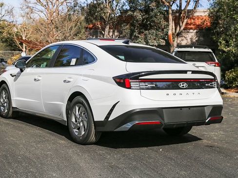 Certified 2025 Hyundai Sonata SE image 7