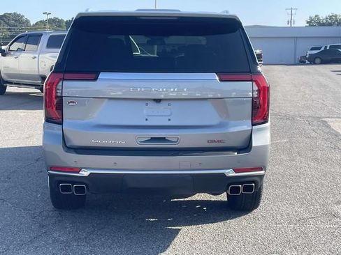 Used 2025 GMC Yukon Denali AWD/4WD image 5