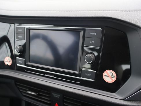 Used 2024 Volkswagen Jetta SE FWD image 13