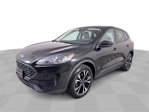 Used 2022 Ford Escape SE w/ SE Sport Appearance Package image 1