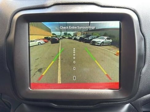 Used 2023 Jeep Renegade Altitude AWD/4WD image 19