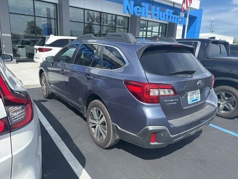 Used 2018 Subaru Outback 3.6R Limited AWD/4WD image 3