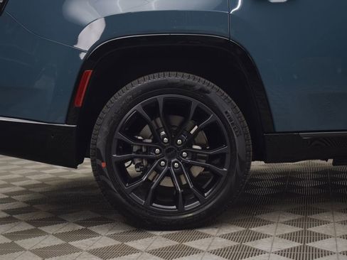 New 2026 Jeep Grand Wagoneer Summit AWD/4WD image 8