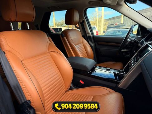 Used 2018 Land Rover Discovery HSE image 34