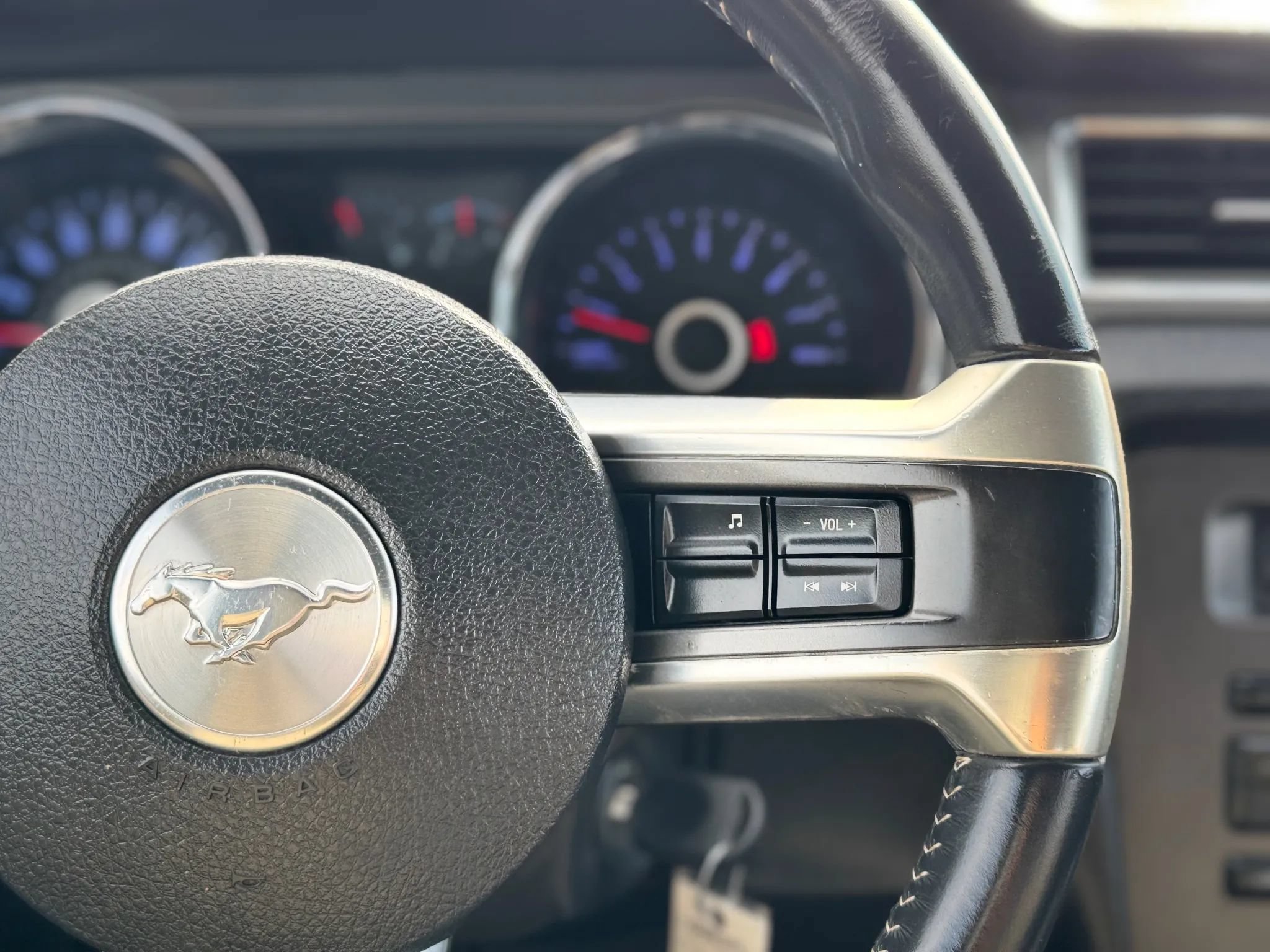 Used 2014 Ford Mustang Convertible RWD image 21