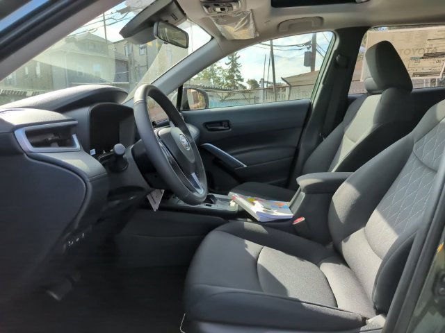 New 2026 Toyota Corolla Cross LE w/ Moonroof Package AWD/4WD image 13