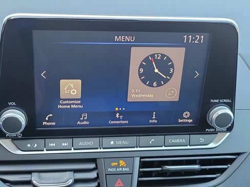 Used 2025 Nissan Altima 2.5 S FWD image 8