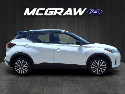 Used 2022 Nissan Kicks SV FWD image 7
