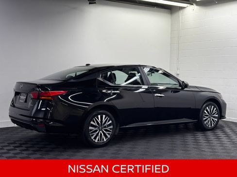 Certified 2025 Nissan Altima 2.5 SV AWD/4WD image 2