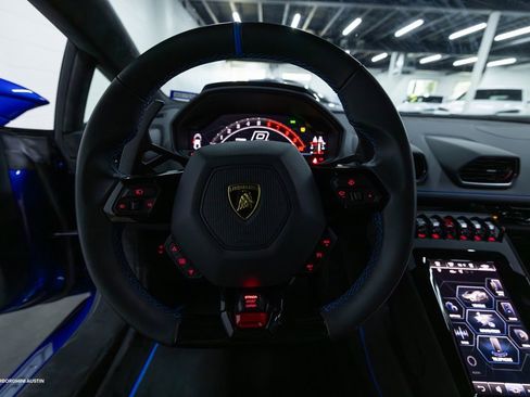 Used 2023 Lamborghini Huracan Tecnica image 27