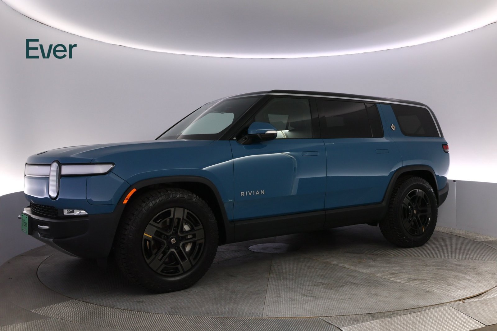 Used 2024 Rivian R1S Adventure Dual AWD/4WD image 18