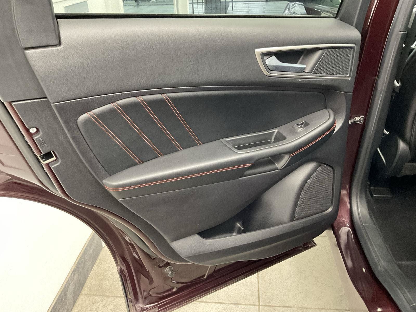 Used 2021 Ford Edge ST-Line AWD/4WD image 11