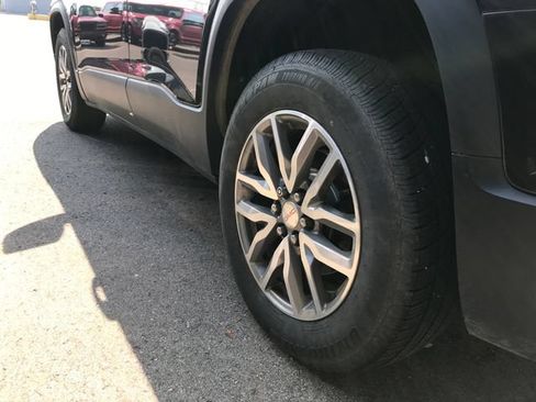 Used 2017 GMC Acadia SLE AWD/4WD image 12