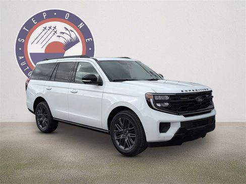 New 2025 Ford Expedition Platinum w/ Stealth Performance Package image 2