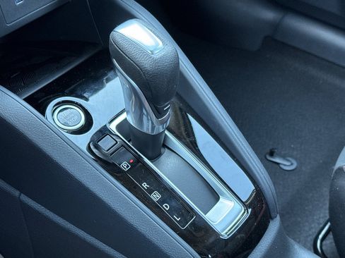 New 2025 Nissan Versa SR w/ Trunk Package image 17