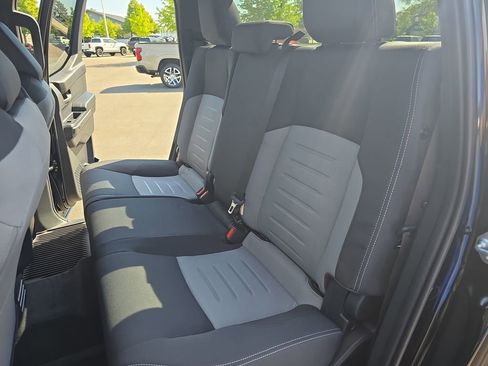 Used 2025 Toyota Tacoma TRD Sport AWD/4WD image 15