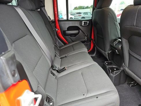 Used 2023 Jeep Gladiator Sport image 15