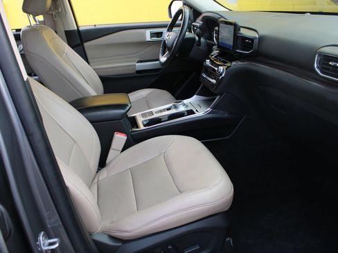 Used 2021 Ford Explorer Limited w/ Equipment Group 301A RWD image 11