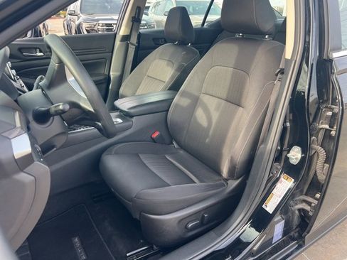 Used 2025 Nissan Altima 2.5 SV image 6
