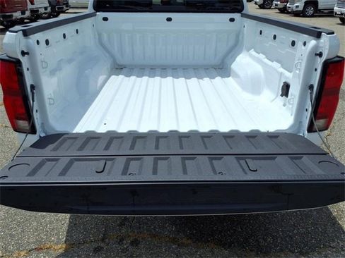 New 2025 Chevrolet Colorado LT w/ LT Convenience Package image 20