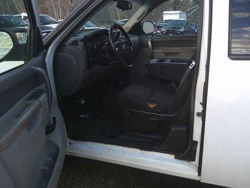 Used 2010 GMC Sierra 2500 W/T w/ Snow Plow Prep Package image 8