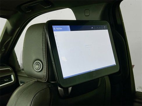 Used 2023 Chevrolet Suburban High Country w/ Advanced Technology Package image 27