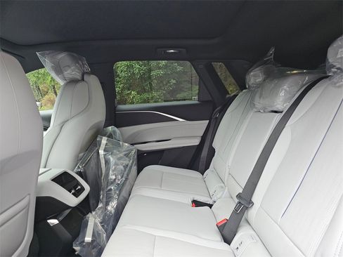 New 2026 Cadillac Lyriq Sport image 19