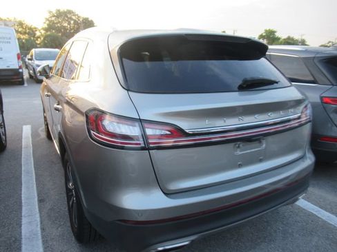 Used 2023 Lincoln Nautilus FWD w/ Premium Package image 4
