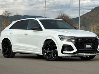 Used 2023 Audi RS Q8 4.0T video 1