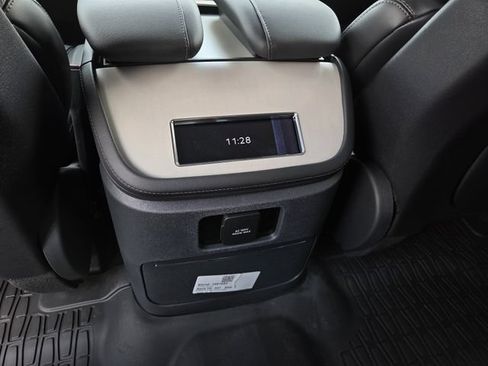 New 2027 Lincoln Navigator Premiere RWD image 18