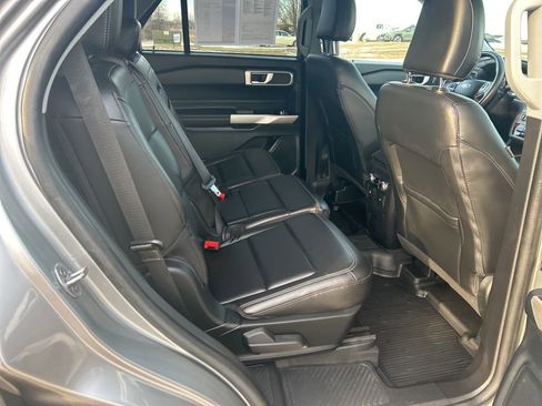 Used 2022 Ford Explorer XLT w/ Equipment Group 202A image 20
